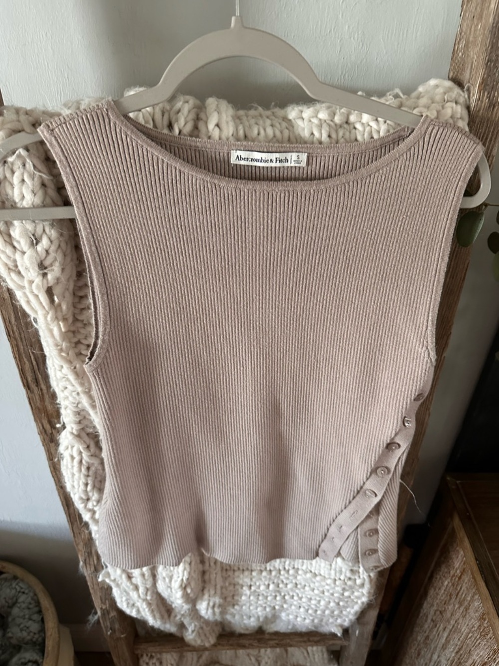 Abercrombie & Fitch Sleeveless Ribbed Button-Accent Top -